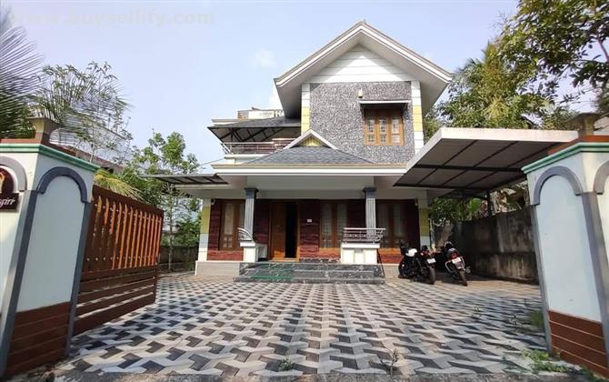 3 BHK House with 10 Cent Plot for Sale in Pukkattupady, Ernakulam