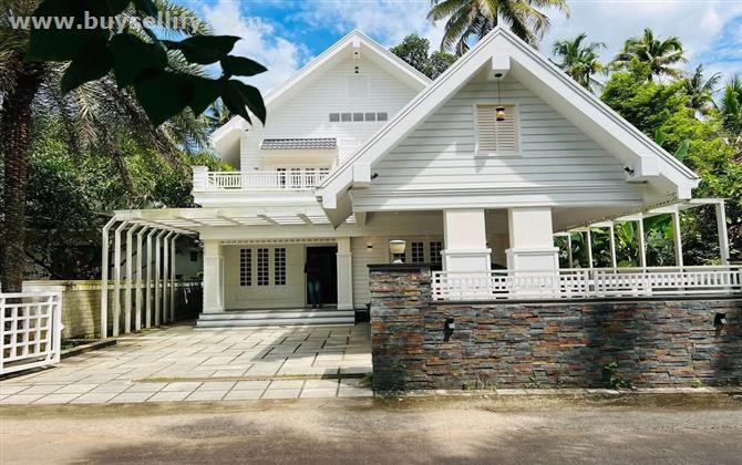 3000 Sq.ft 4BHK House for Urgent Sale in Nedumbassery, Kochi