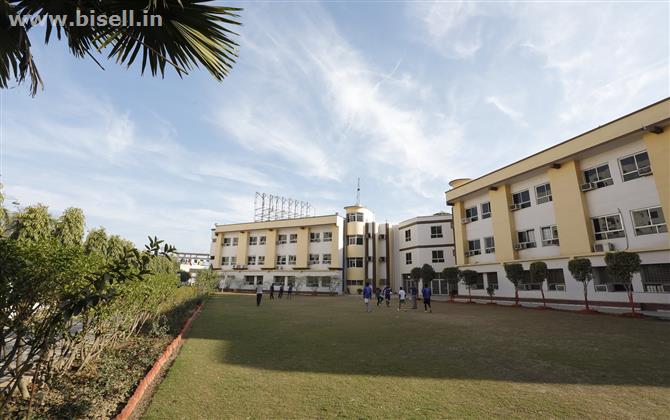 A Modern Gurukul | Shri Ramswaroop Memorial Public School (SRMPS)