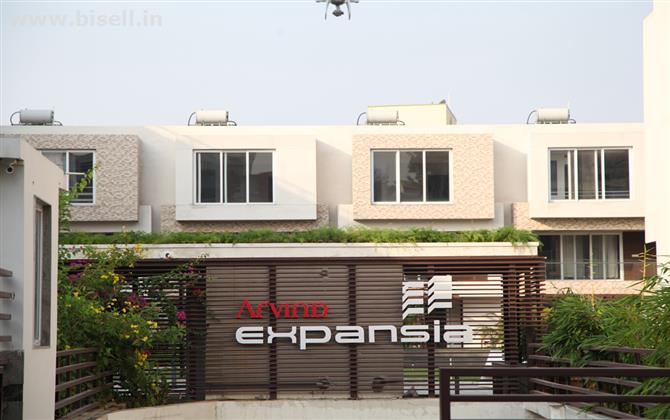 Are you looking for luxury Villas and Apartments in India??