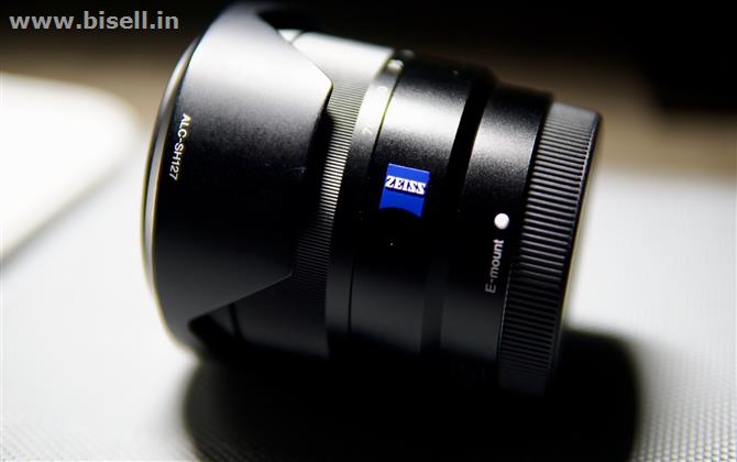 Zeiss 16-70 F4 Sony E mount zoom lens